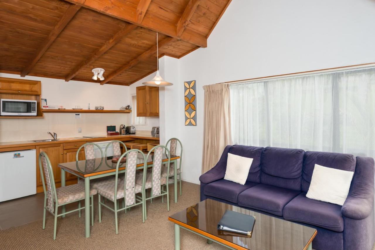 Swiss Chalet alojamiento Motel Paihia Exterior foto